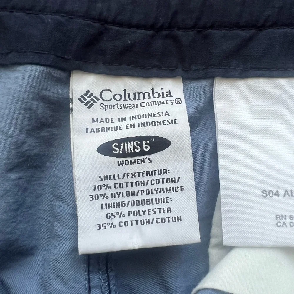 Columbia Women's Light Blue Cargo Shorts - Picture 2 of 6